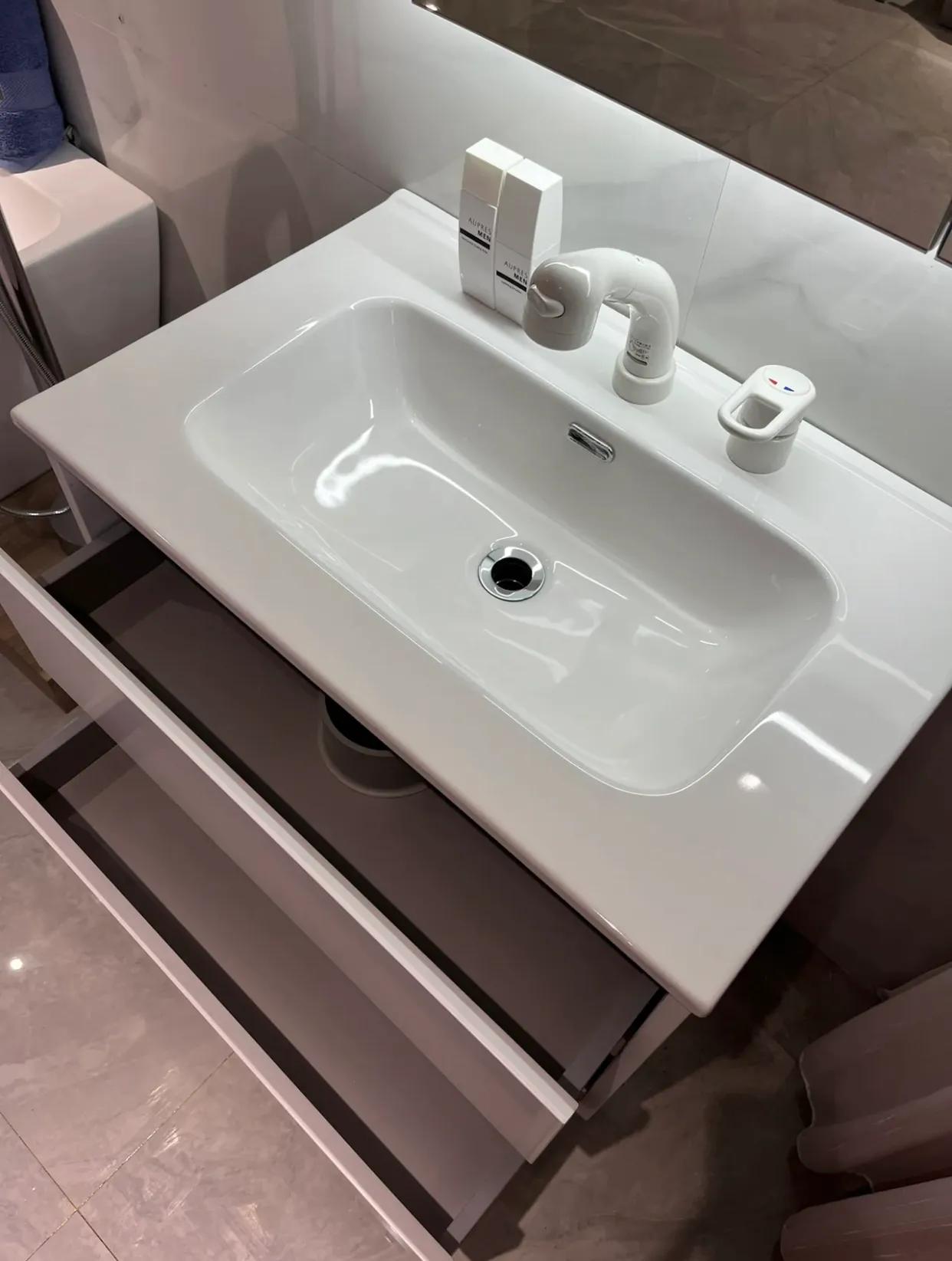 浴室柜是陶瓷一体盆好还是岩板好,网购浴室柜终于安装了