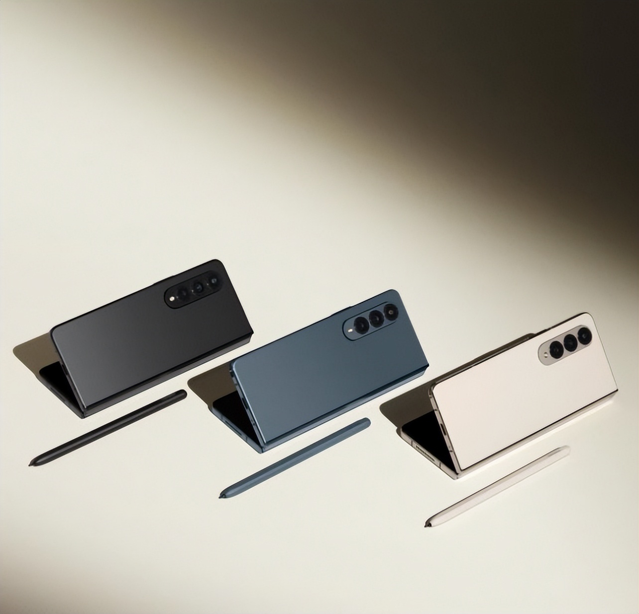 三星galaxyzfold4折叠屏新品,三星折叠屏galaxyzfold4评价