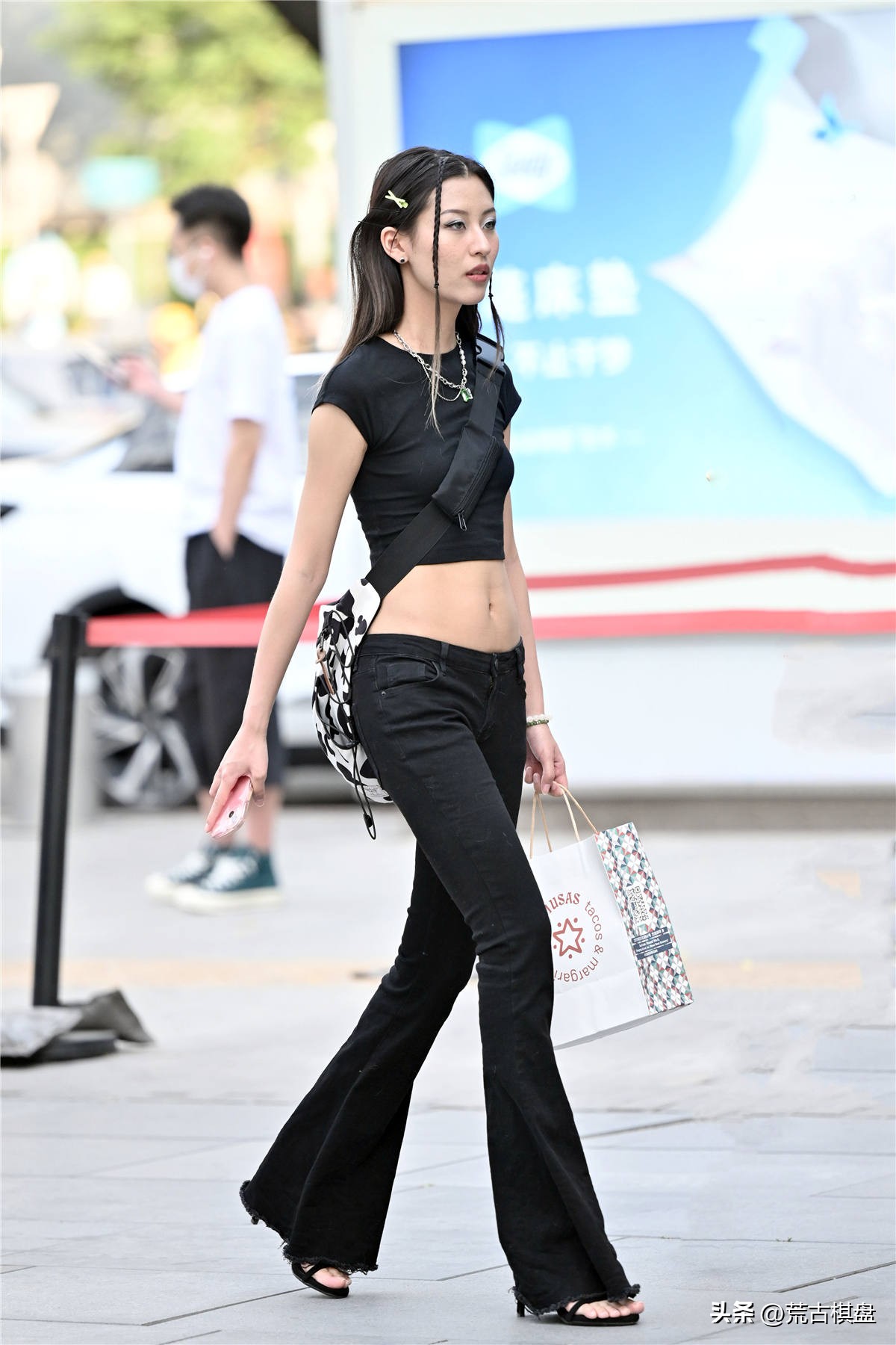 高腰牛仔裤微喇叭裤不显肚子,牛仔裤推荐复古蓝阔腿低腰