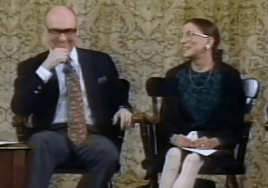 传奇女法官患癌离世，和丈夫56年的童话爱情，感动了全世界