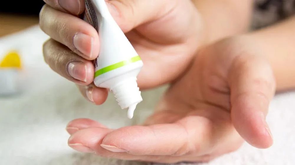 湿疹反复发作怎样做才能好得快,他克莫司软膏治疗湿疹反复发作