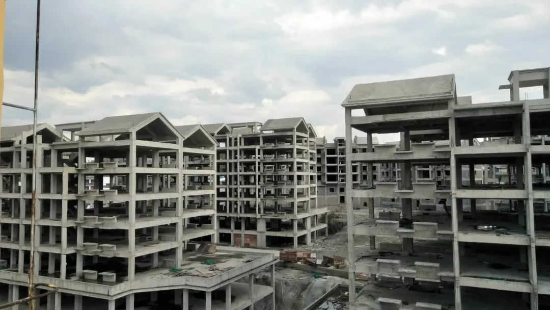 白依依：坚决不能取消预售制？砖家又在放屁