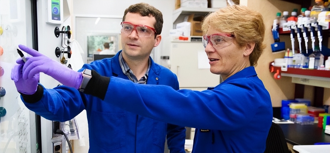 体育特长、哈佛学霸、乐队、化学诺奖！她的经历小说都不敢编