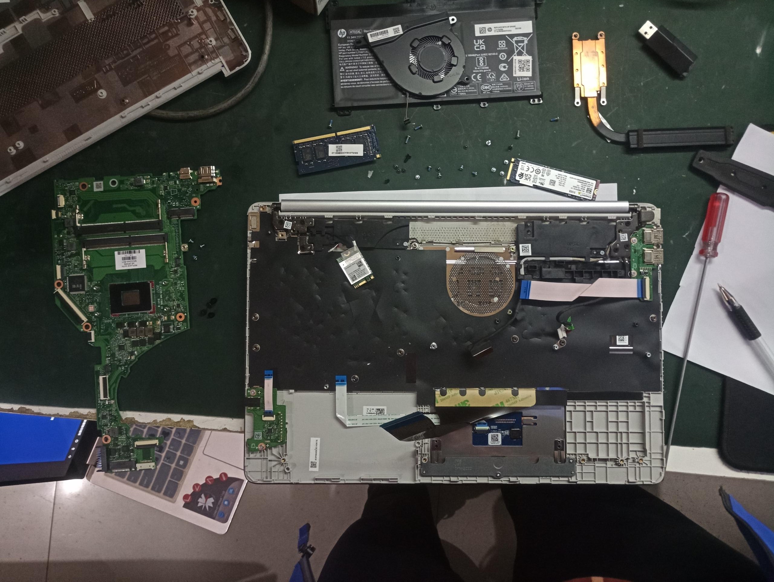 惠普15s-er1004au新机开机,惠普星15拆机不清灰