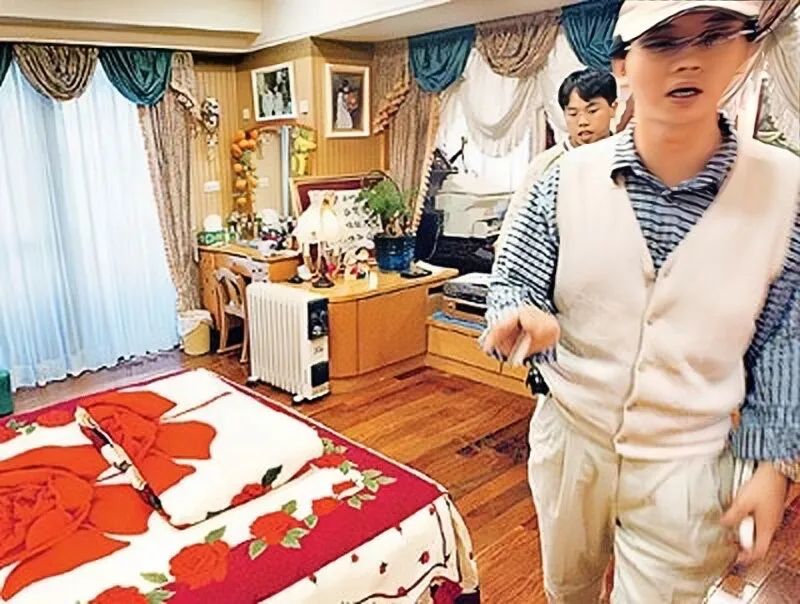 比汪小菲还疯的百亿富婆，5段婚姻历经*养包**、家暴后竟然不疯了？