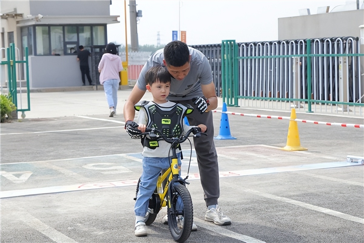 优贝童车真实图片,优贝童车厂家
