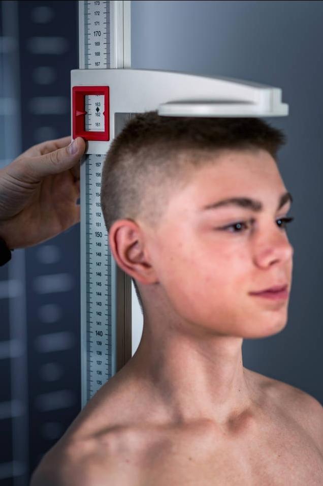 男孩女孩的青春期分别从几岁开始,男孩几岁开始进入青春期早期表现