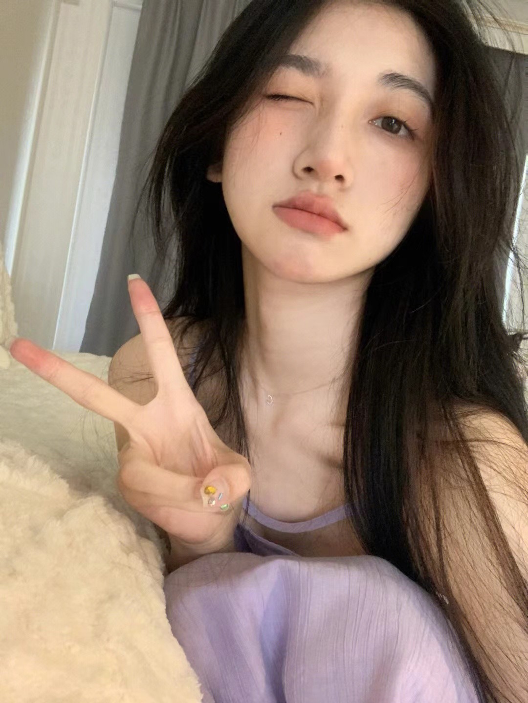 脸上有痘痘怎么化妆才能遮得住,脸上长痘痘适合用什么化妆