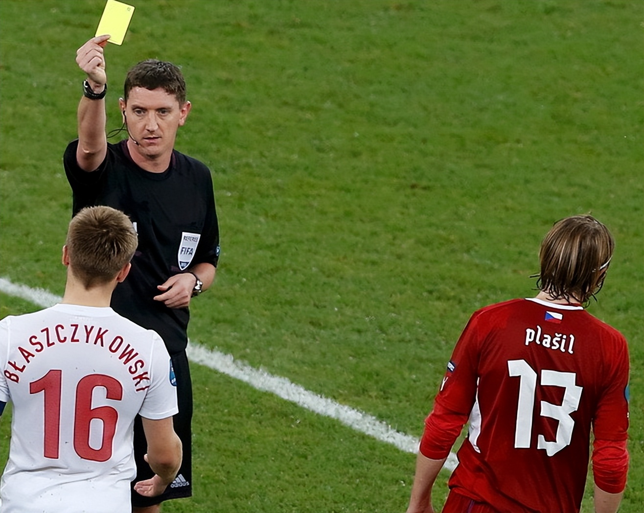 欧预赛捷克比分,欧预赛波兰1-3不敌捷克桑托斯