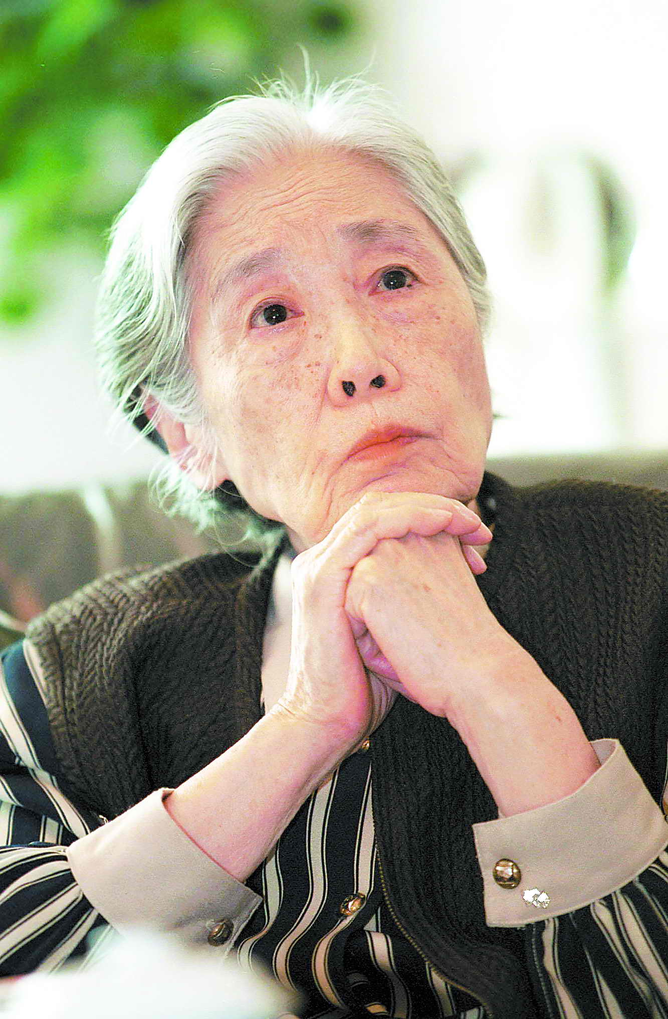 65年，叶群跑到贺龙家问薛明：23年前你说我坏话的事还记得吗？