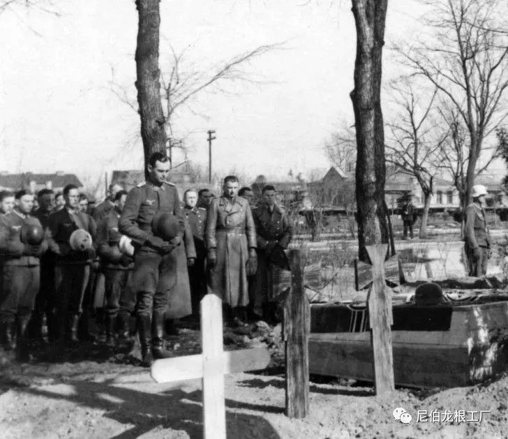 好收吾骨瘴江边前一句,好收吾骨瘴江边的下一句