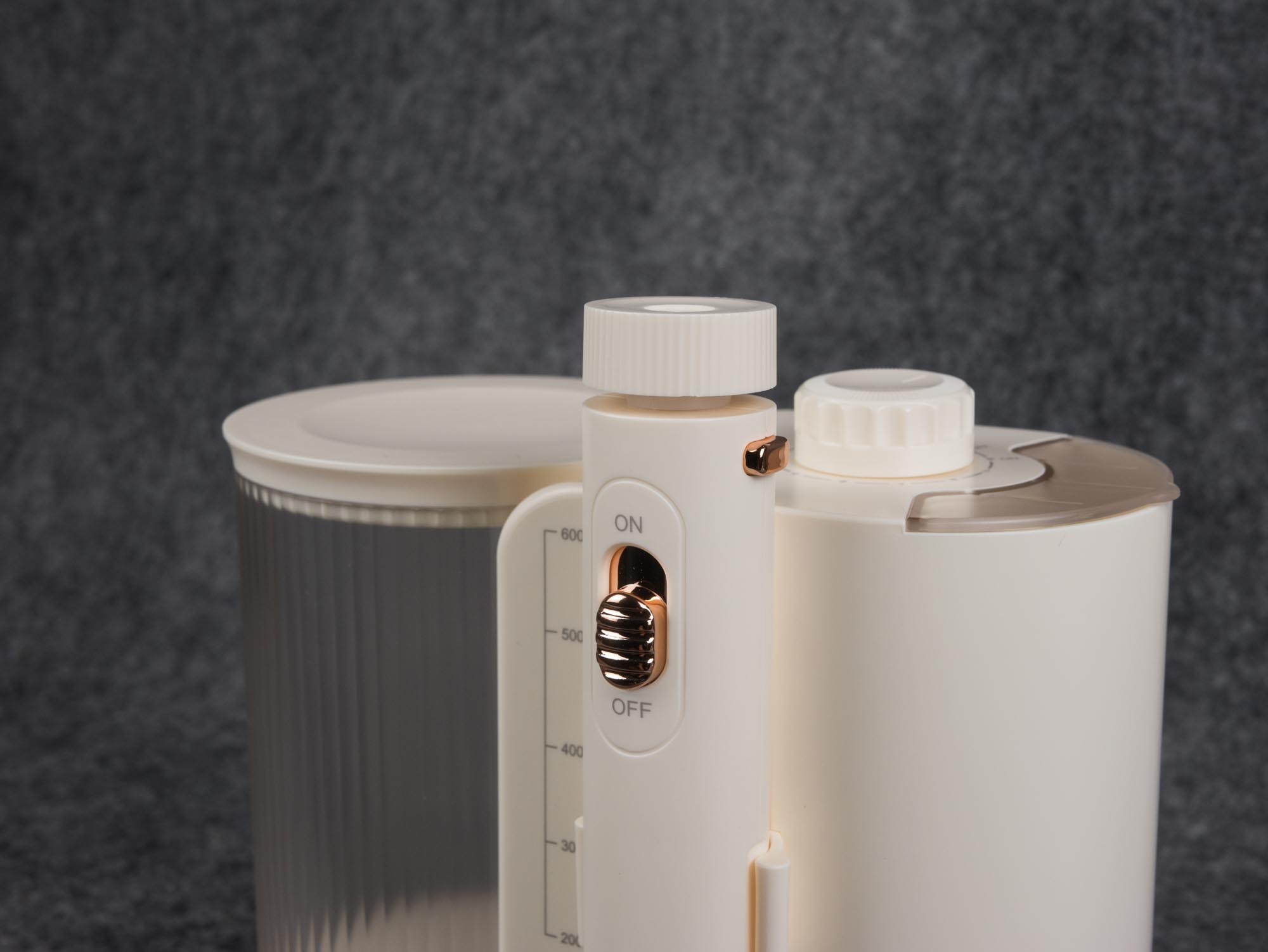 全家人的深层口腔清洁保障，OcareLink智能家庭款冲牙器