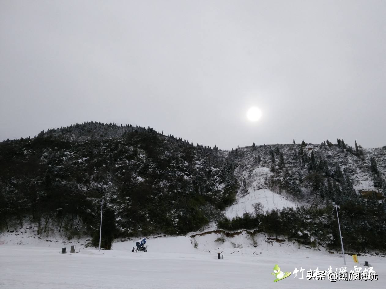 哪个地方可以玩雪又可以泡温泉,可以看雪又可以泡温泉的地方
