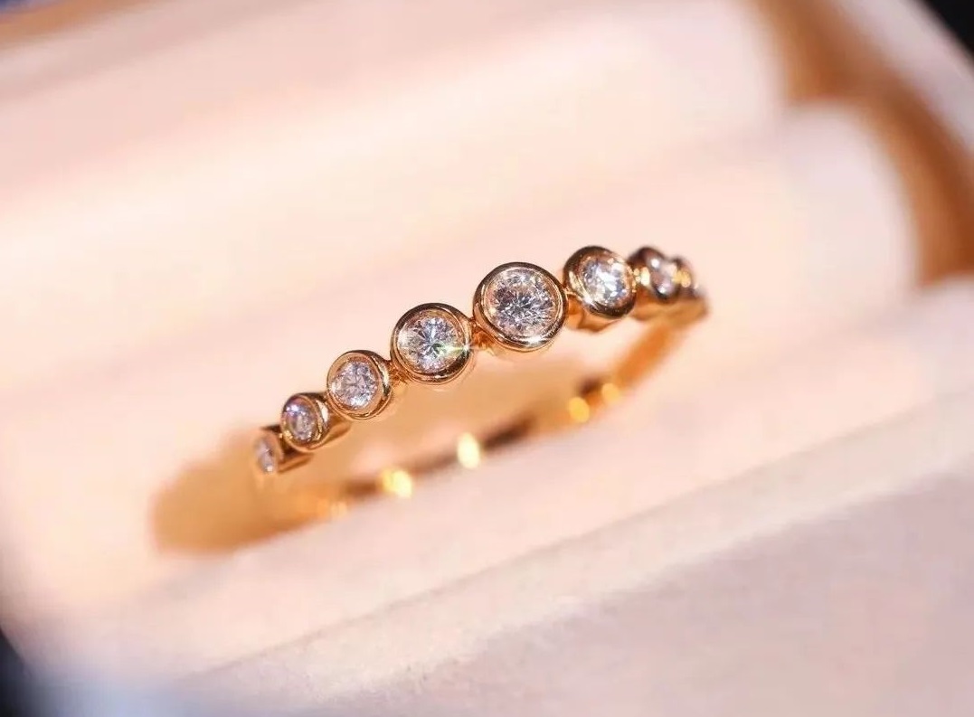 一般人买多大的钻戒可以保值,买钻戒买什么款式的戒指最好