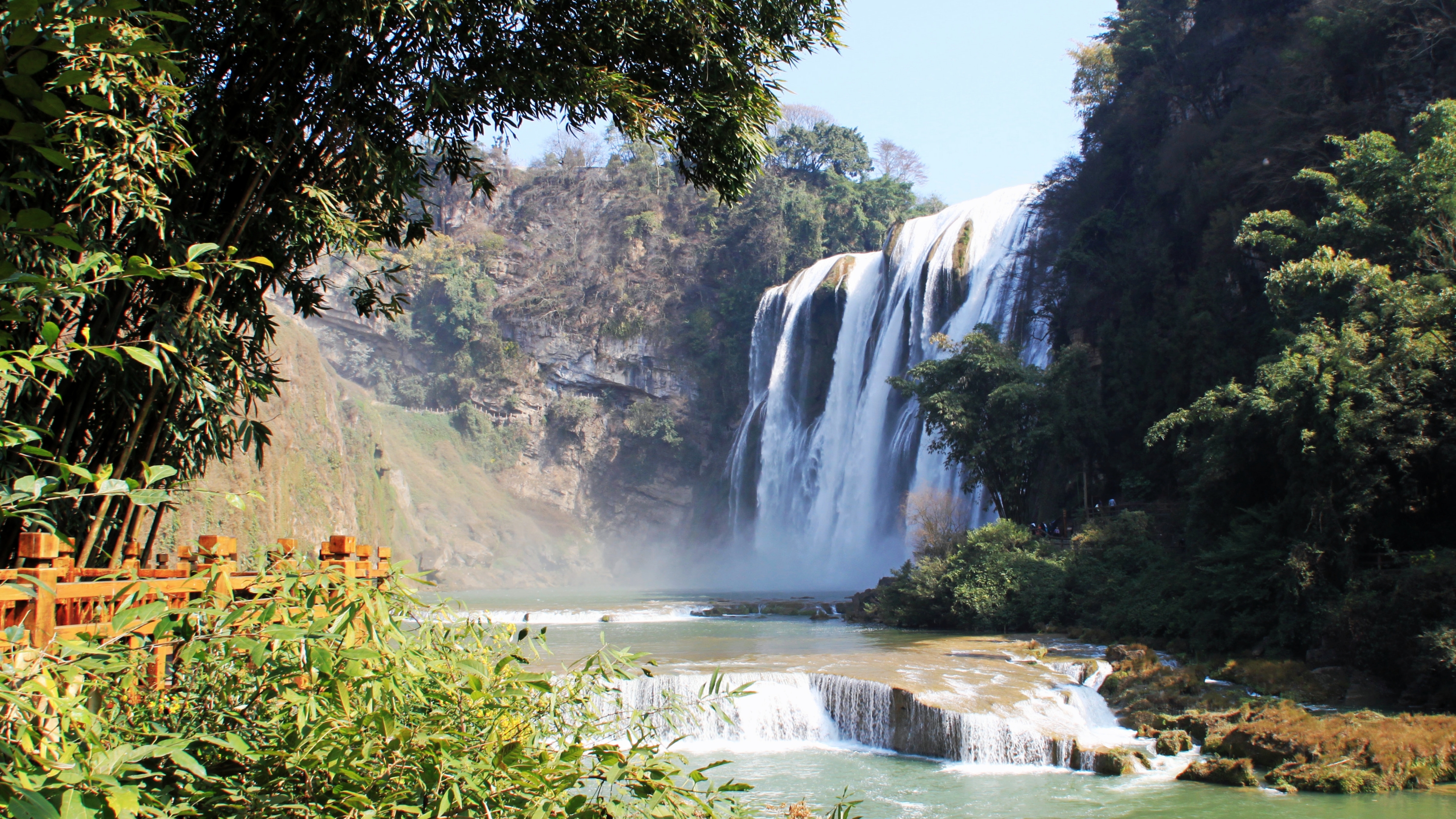 多彩贵州黄果树苗寨,多彩贵州黄果树风景区