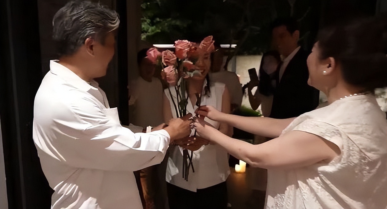 萧敬腾求婚钻戒图片,萧敬腾求婚钻戒多少钱