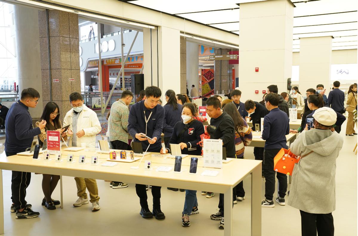 华为智能生活馆开业,华为智能生活馆亮相五一广场