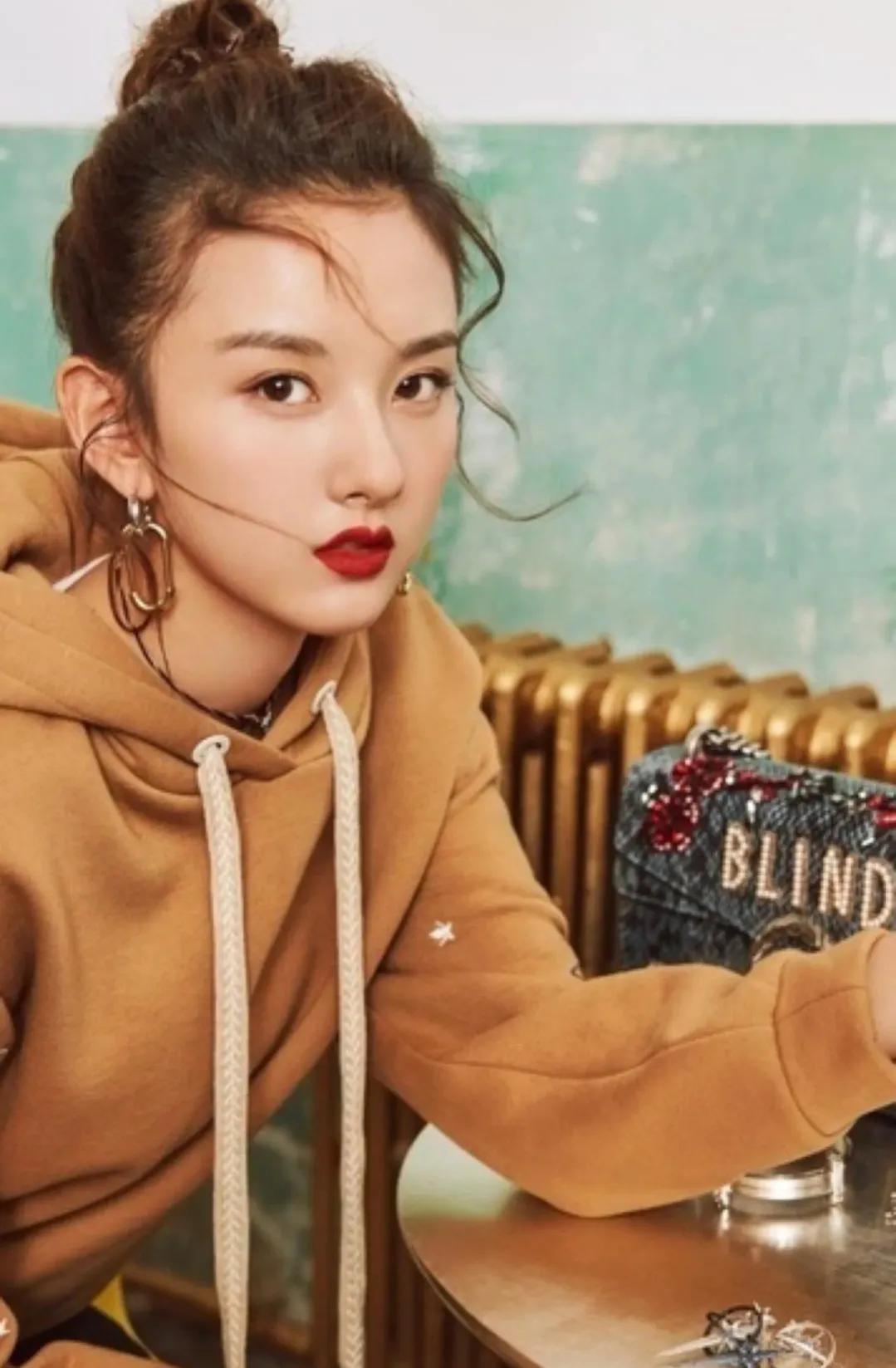 盘点爆火的红毯明星造型,最新女明星红毯惊艳合集