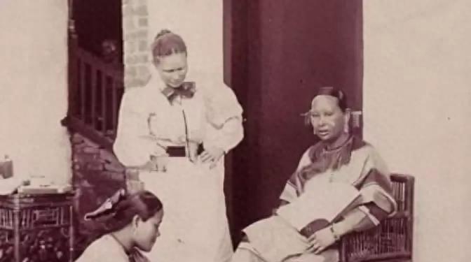 古人缠腿,古人为什么要缠小脚