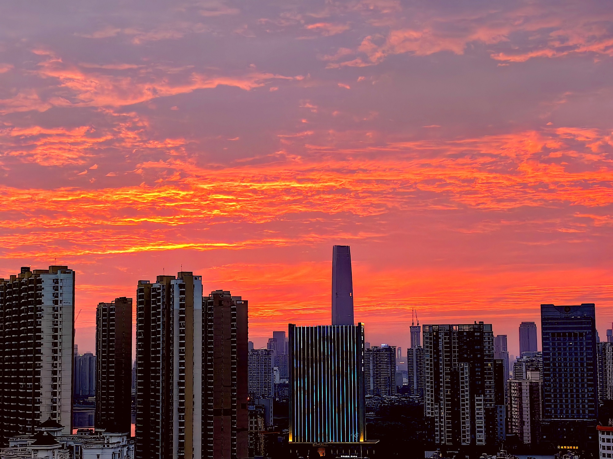 1800岁的武昌，为何能远离老牌城市的诅咒？（深度长文）