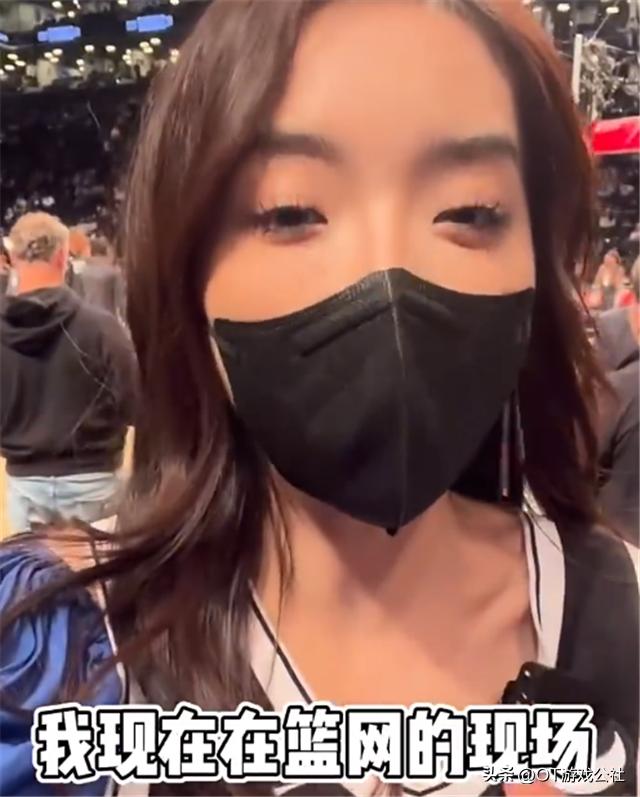 余霜直播被敲门叫管泽元,管泽元解说杯余霜采访