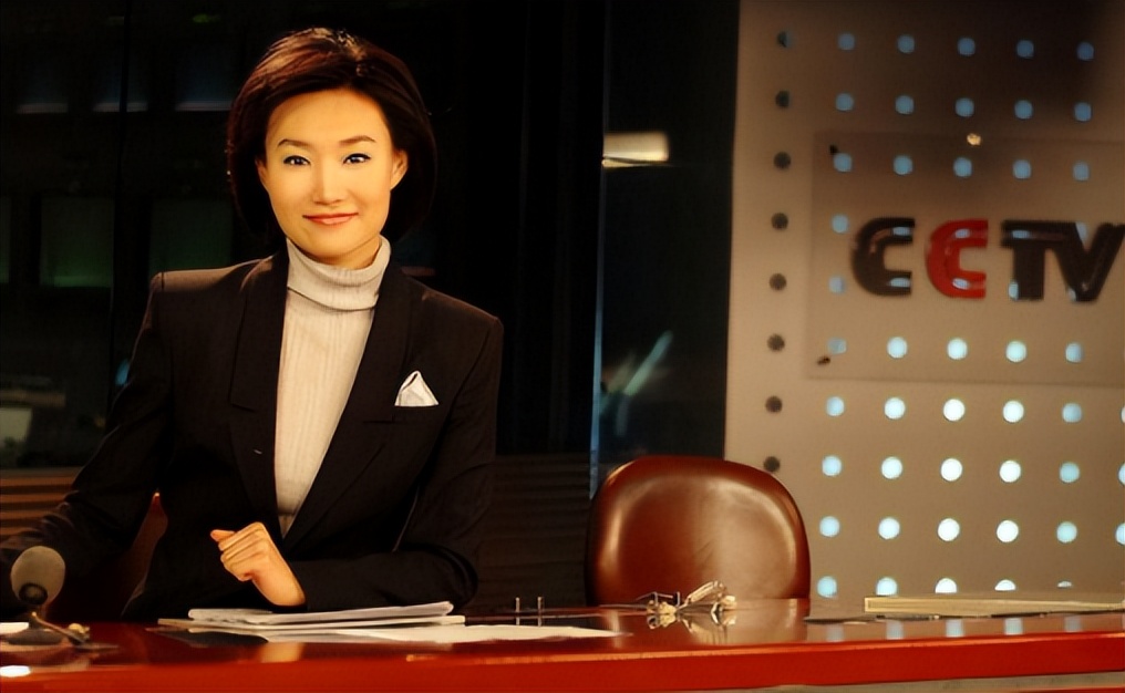 新闻联播主持人李梓萌真实头发,新闻联播主播李梓萌讲东北话