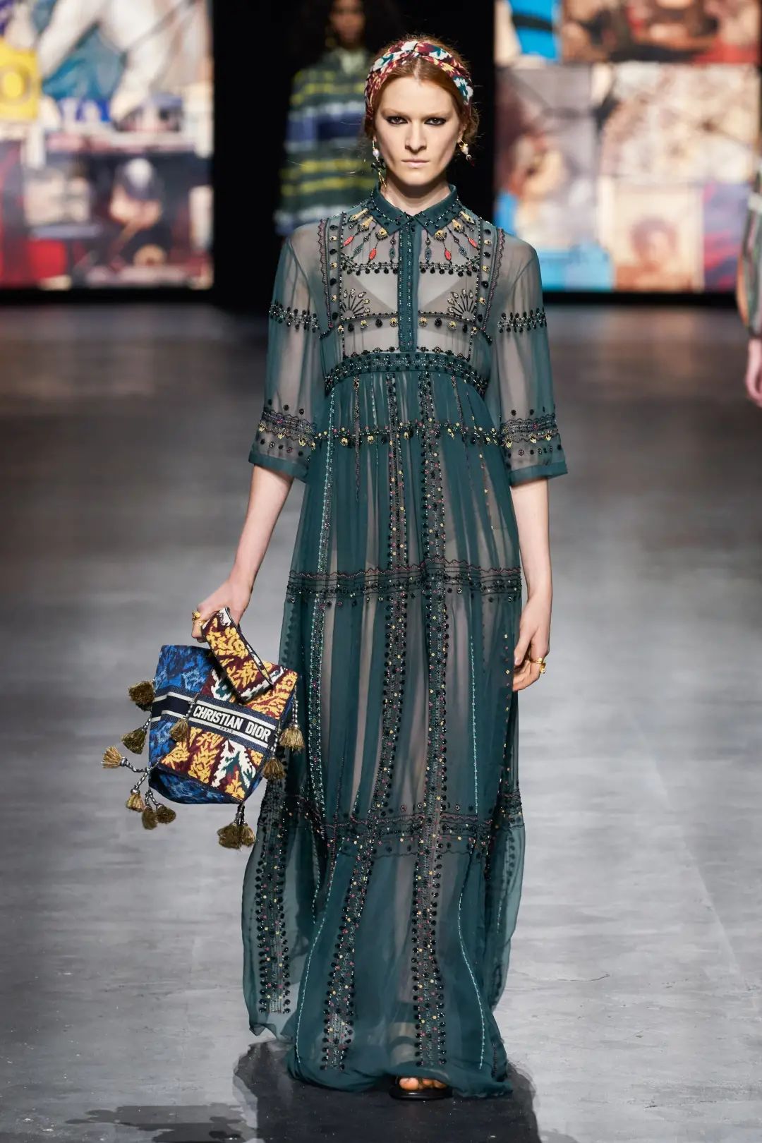 突袭明星翻包,女明星突袭各种现场