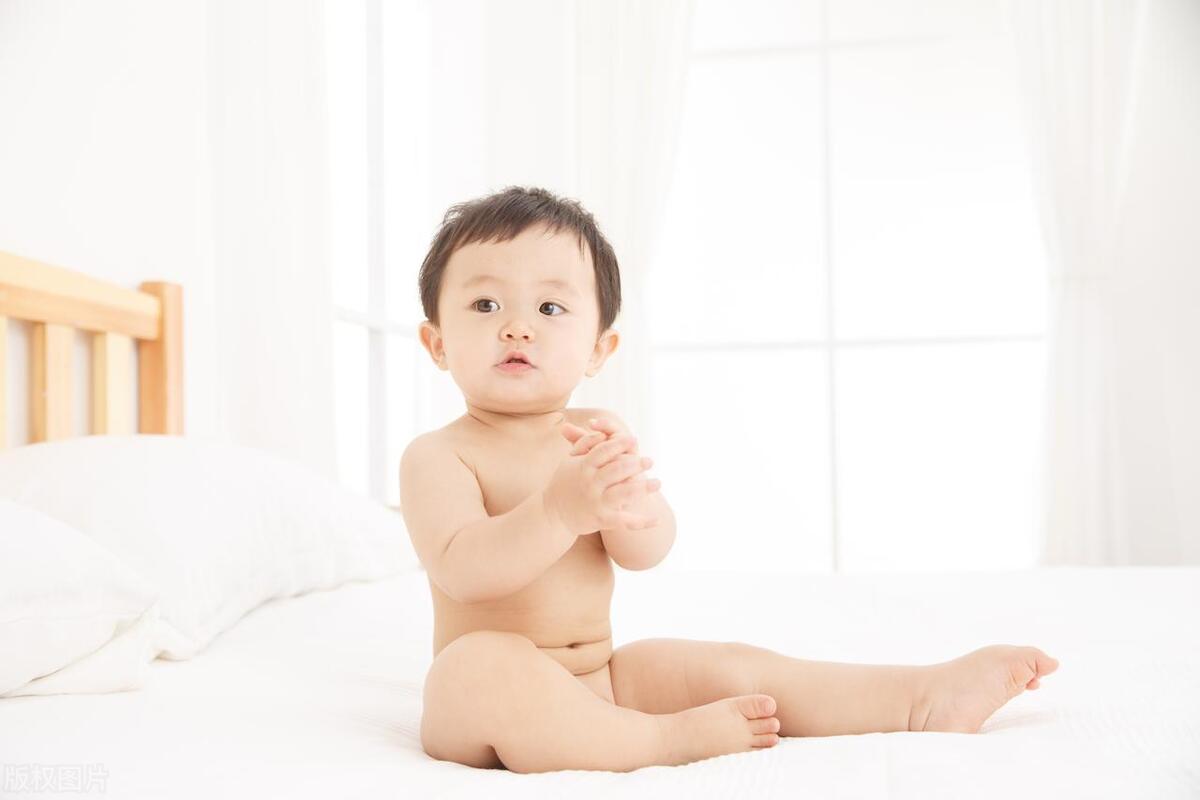 不会翻身的原因,12个月了除了不会翻身别的都正常