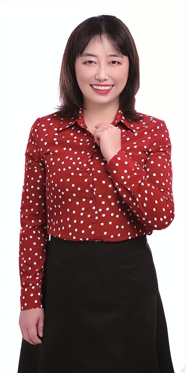 陪学生们一同“追星”！青岛一中语文高级教师张磊的育人故事被评为全国“典型经验”