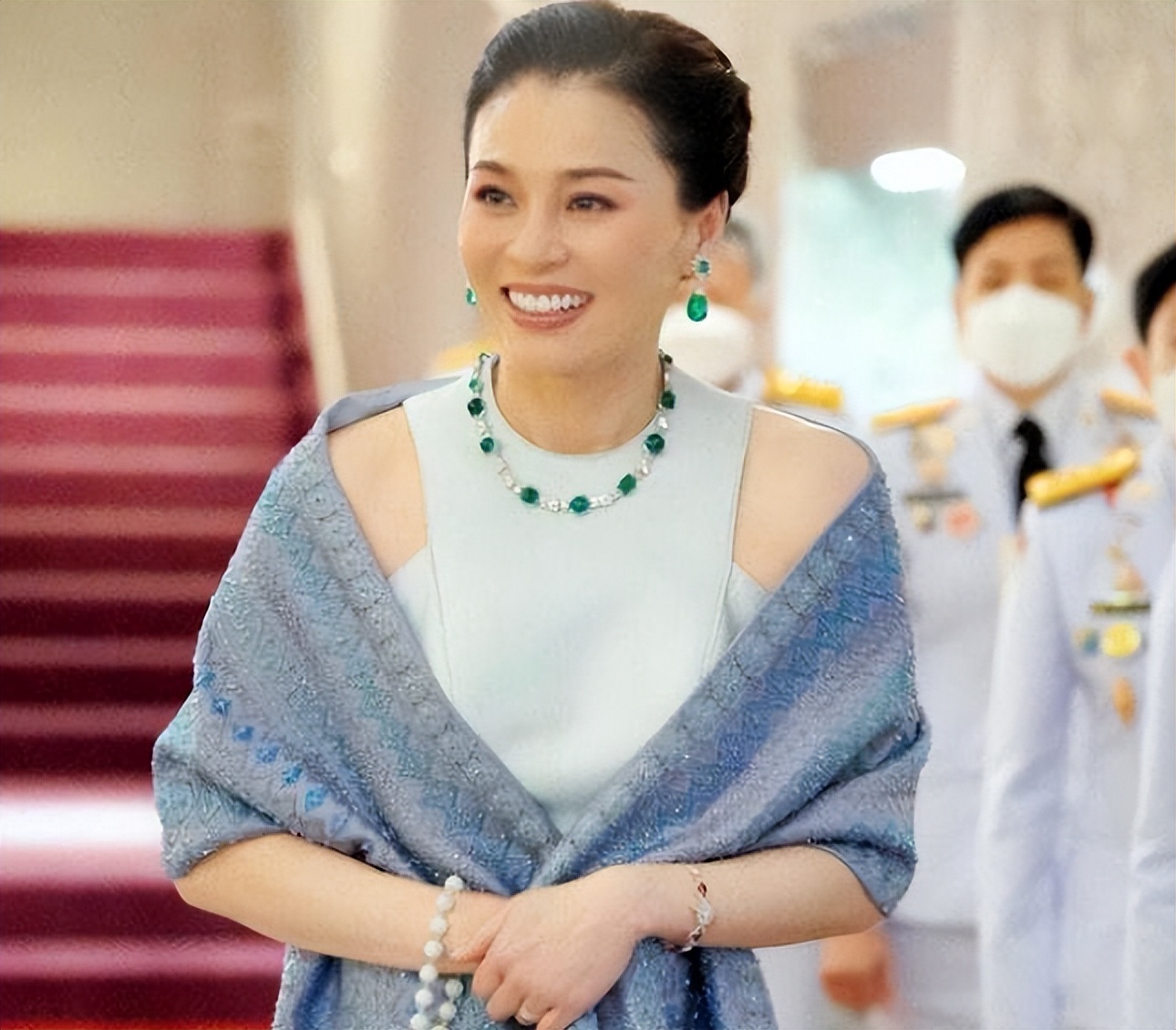 苏提达地位稳固,苏提达为什么帮西拉米争王位