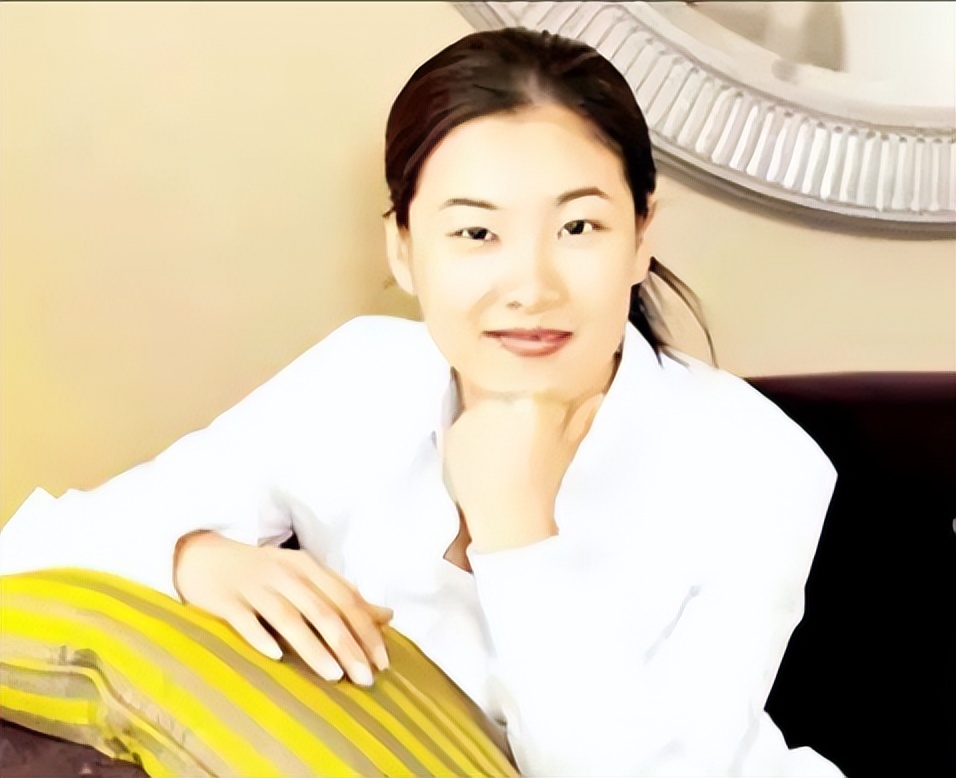 梁锦松娶小26岁伏明霞,梁锦松娶伏明霞时年龄