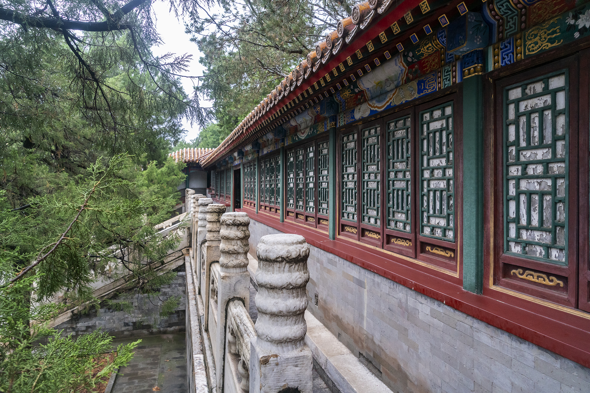 漫步北京颐和园,走颐和园长廊寓意