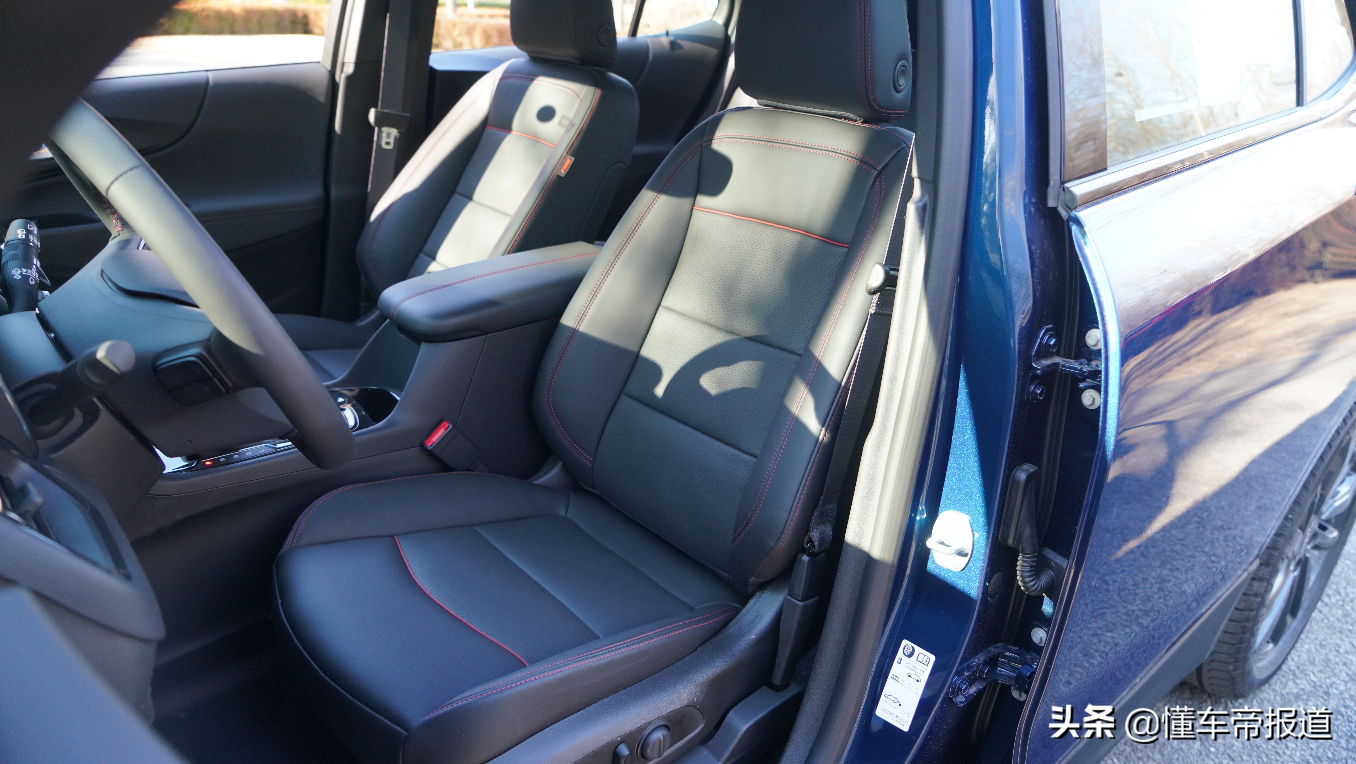 雪佛兰探界者2022款什么颜色好看,2022款探界者550t轻混拓界版