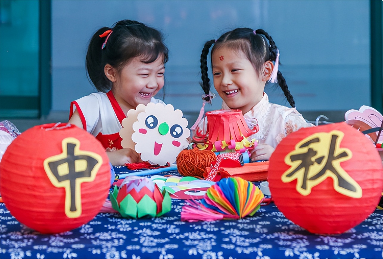 简单易做的幼儿园手工中秋灯笼,家庭手工亲子制作中秋节灯笼