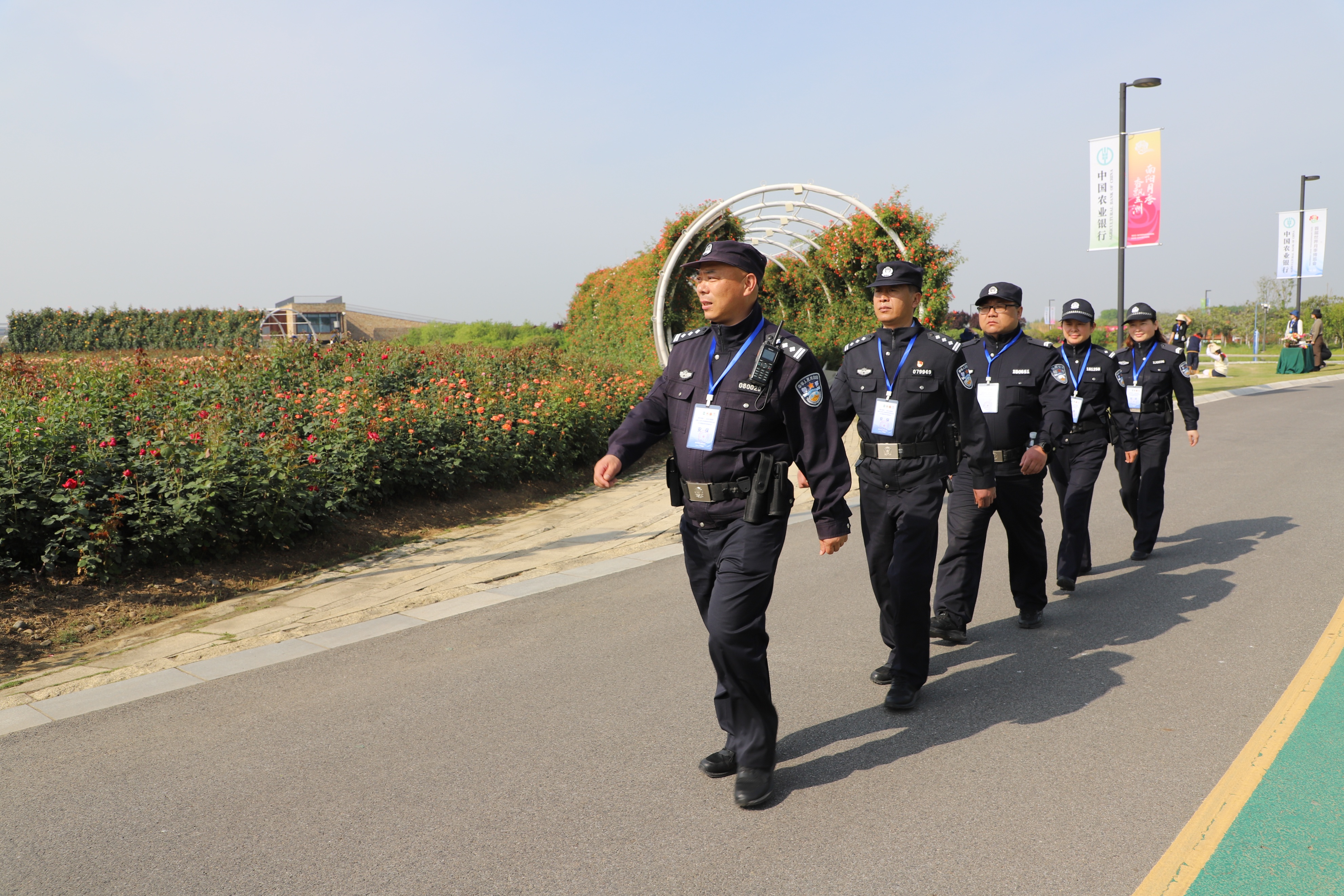 市公安局完成近期系列安保任务,公安完成千余场大型活动安保任务