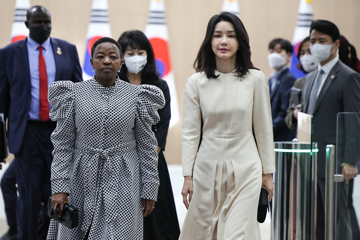 韩第一夫人,韩第一夫人穿搭