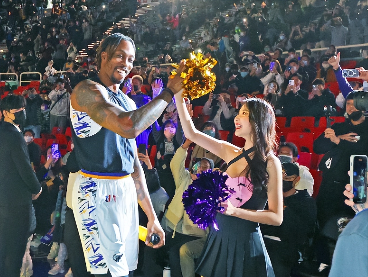 绝了!爆料人:和霍华德发生关系的台妹身材很好,看了都把持不住