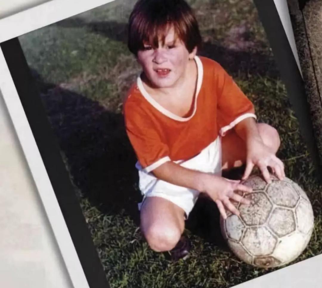 梅西与小罗再相遇痛哭,梅西和小罗之间的友谊