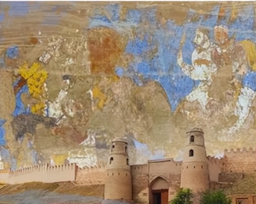 在埃姆瓦尔战役中，亚历山大大帝是如何运用战术取得胜利的？