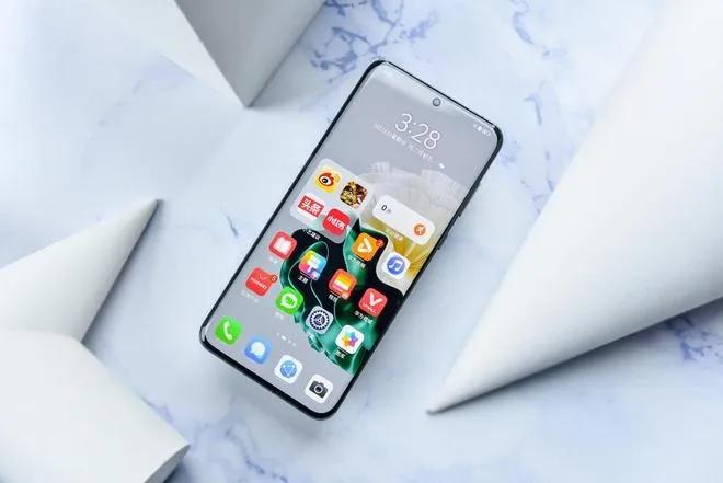 2024年旗舰手机普及卫星通信,中兴全球最快千兆手机