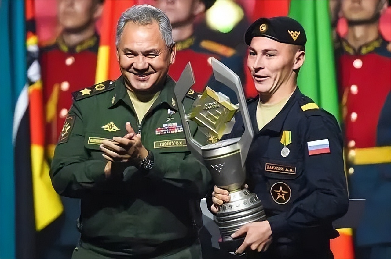 “劲爆！前军武的女职员，死于俄乌之战？”