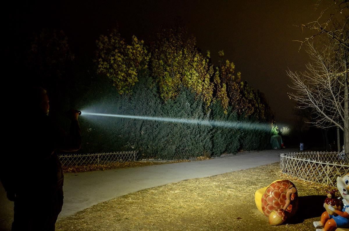 迈特明酷fw3白激光手电,迈特明酷虎头2号手电10000流明