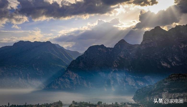 中央空调美的和格力哪个更好,美的和格力中央空调哪个性价比高