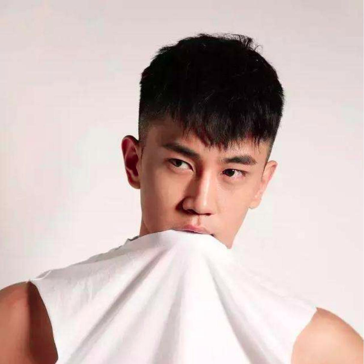 背头需要什么基础发型,论发型的重要性背头