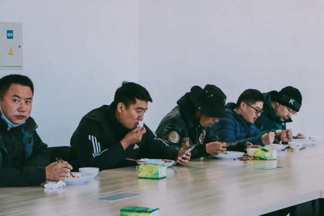 占地45亩的标准足球场馆,116公顷几个足球场