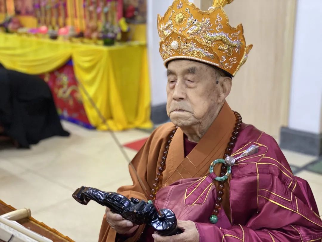 正慈法师简介,百岁高僧圆山大长老传法