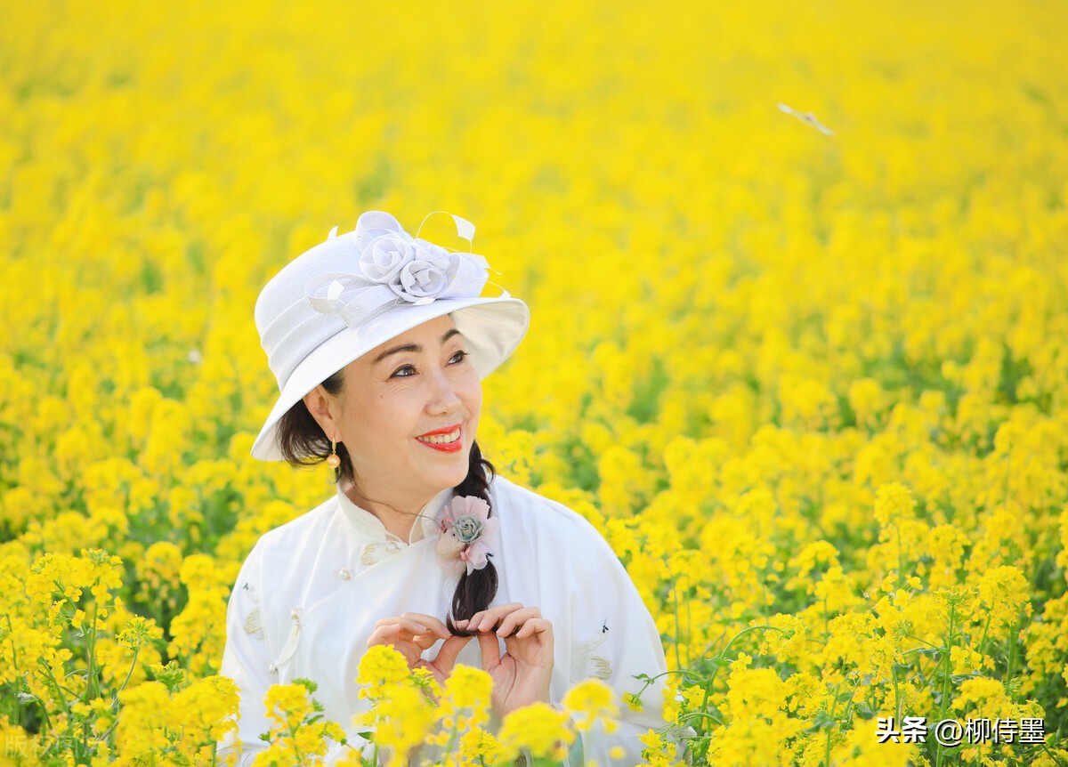 45岁如何拍照姿势好看,中年女性如何拍照最好看