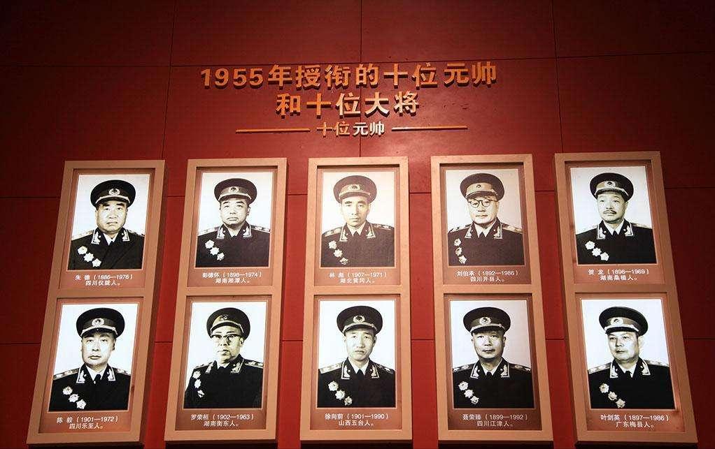 开国少将不满自己军衔，直言勋章不要也罢，授衔结束却被主席提拔