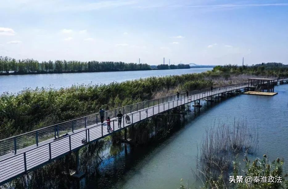 南京地铁11号线效果图,航拍南京地铁11号线旁超大公园