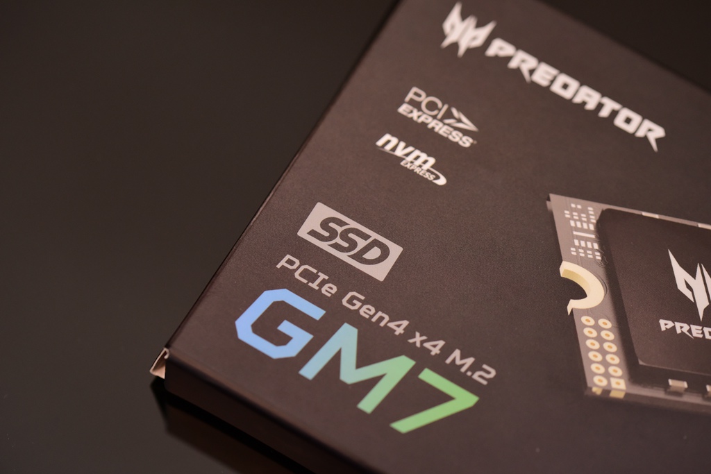 宏碁掠夺者gm7000对比致钛7100,宏碁掠夺者gm7需要什么插口